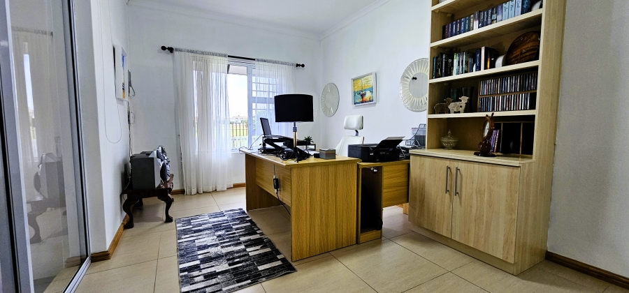 4 Bedroom Property for Sale in Country Club Western Cape